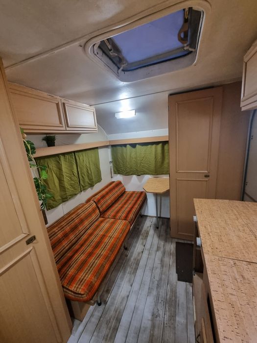 Rolote Com casa de banho