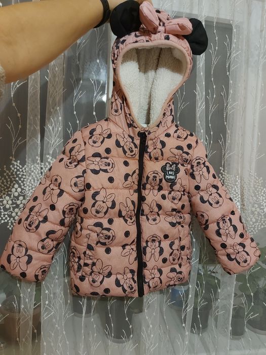 Стильна куртка в доброму стані