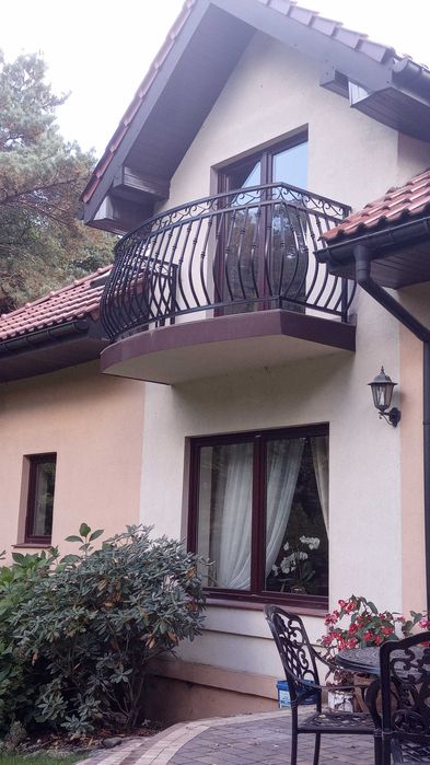 Balustrada piękna z elementami kutymi wzór BB5 na wymiar każdy kolor