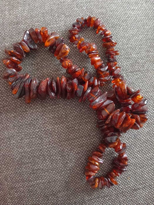 Bursztynowe korale- gruby bursztyn