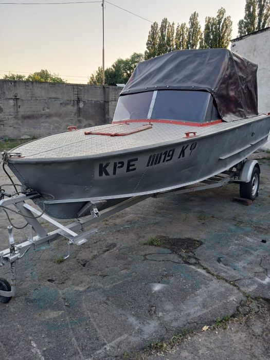 Продам човен Прогрес 2 з мотором Меркурі 50 та лафетом. ТЕРМІНОВО