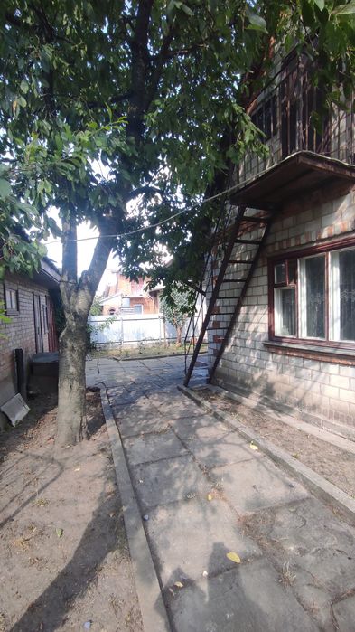 Продам частину будинку (квартиру)в Калинівці 8808