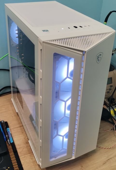 Wydajny komputer gamingowy – RX 6800 XT / Ryzen 7 5800X / W11 Pro