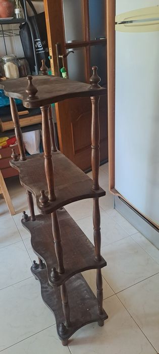 Móvel de madeira vintage, 4 prateleiras.