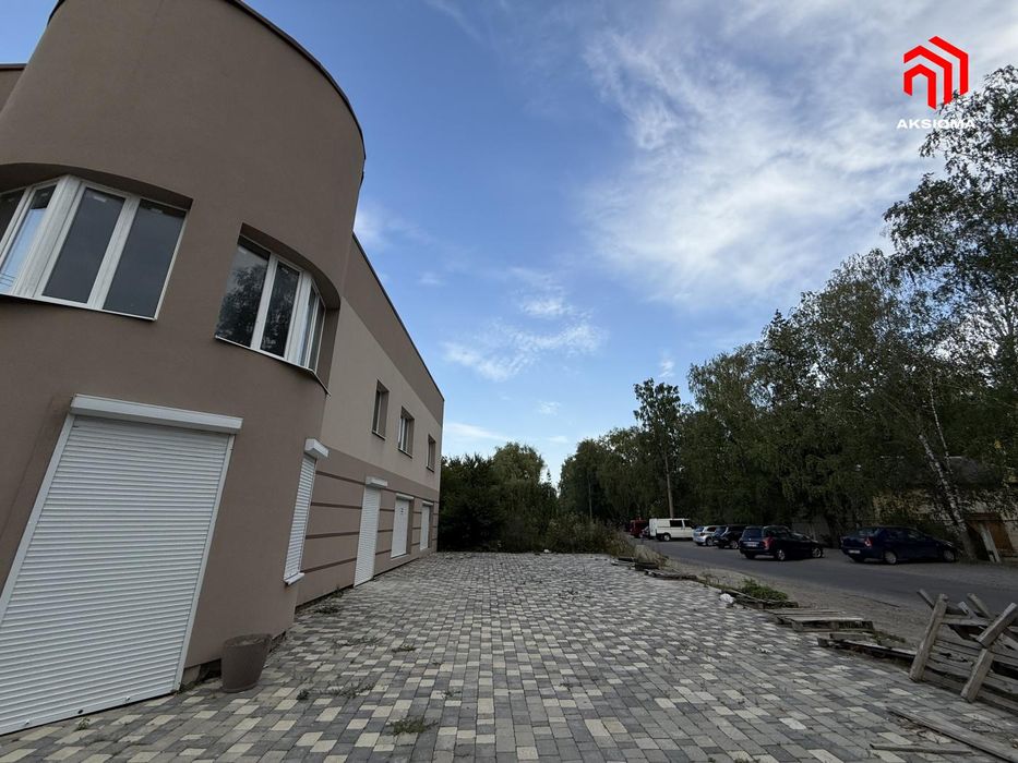 Продаж нежитлової будівлі 350 кв.м. з фасадним входом