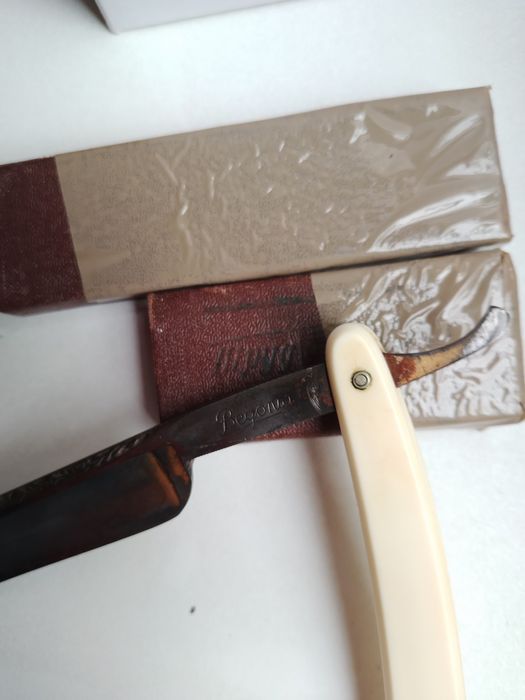 Небезпечна бритва (опасна)SOLINGEN.