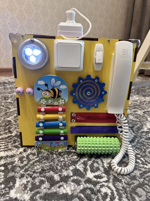 Бізікуб для малечі