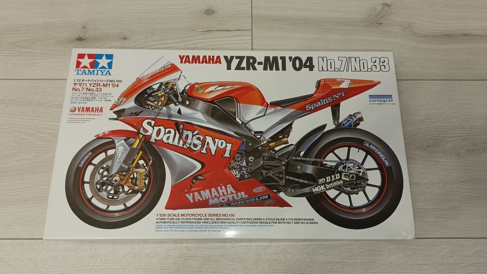 Сборная модель Yamaha YZR-M1 GP'04