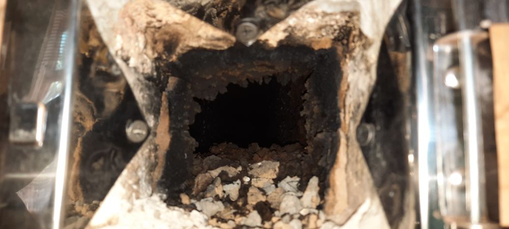 Сожотрус чистка димоходів від сажи, пілу, жиру.