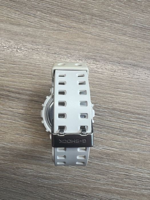 Casio G-Shock GA-110RG білий