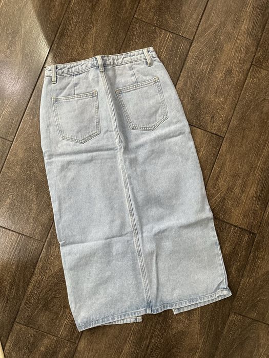 Джинсова спідниця міді