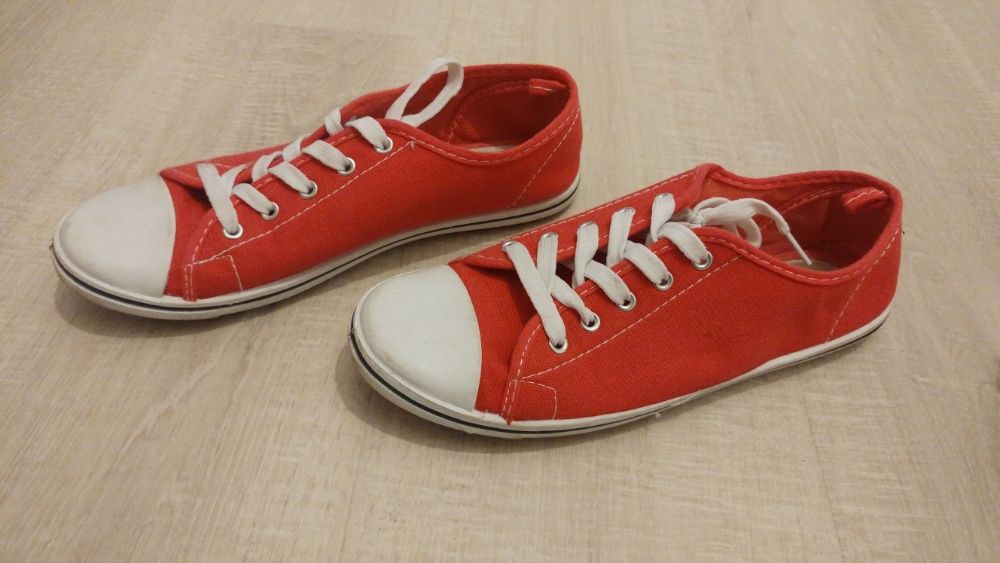 Trampki damskie czerwone rozmiar 38 (tenisówki, adidasy, converse)
