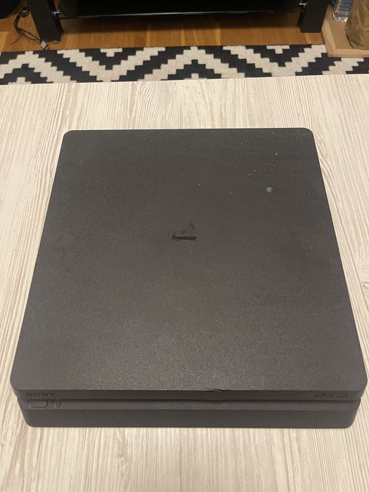Playstation 4 slim 1 TB