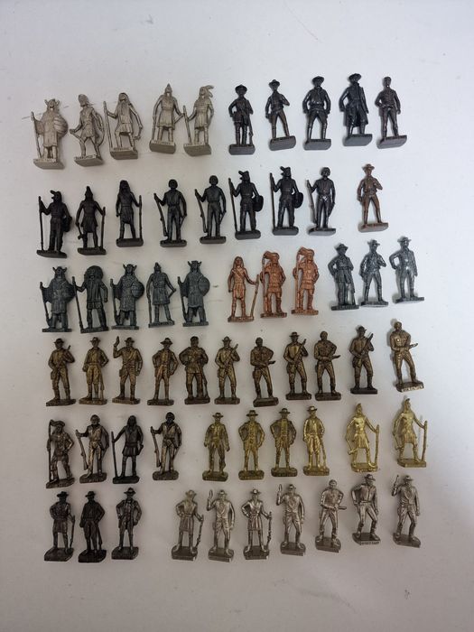 Киндер . Фігурка . Повні набори .  кіндер . ландрин . солдатик