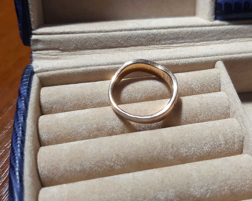 кольцо стильное украшение 8 или 9й размер