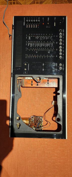 radio-gramofon WEGA Studio 3213 HiFi.
