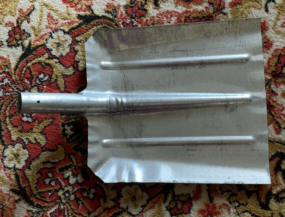 Совкова лопата