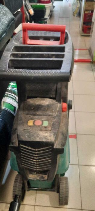 Измельчитель веток Bosch AXT 25 D б/у