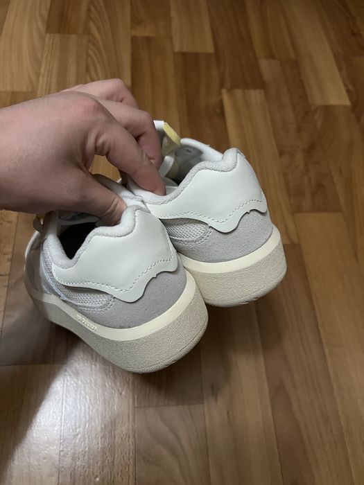 Жіночі кросівки new balance ct302,36р