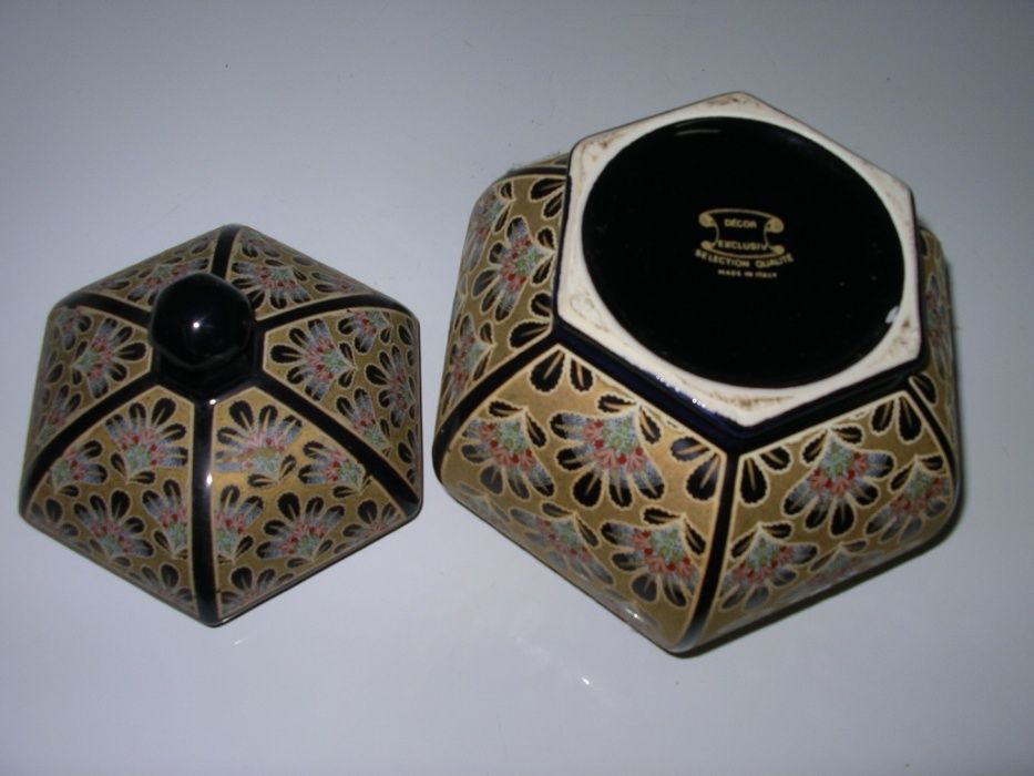 Pote Hexagonal, Floral, fundo preto, Porcelana Italiana