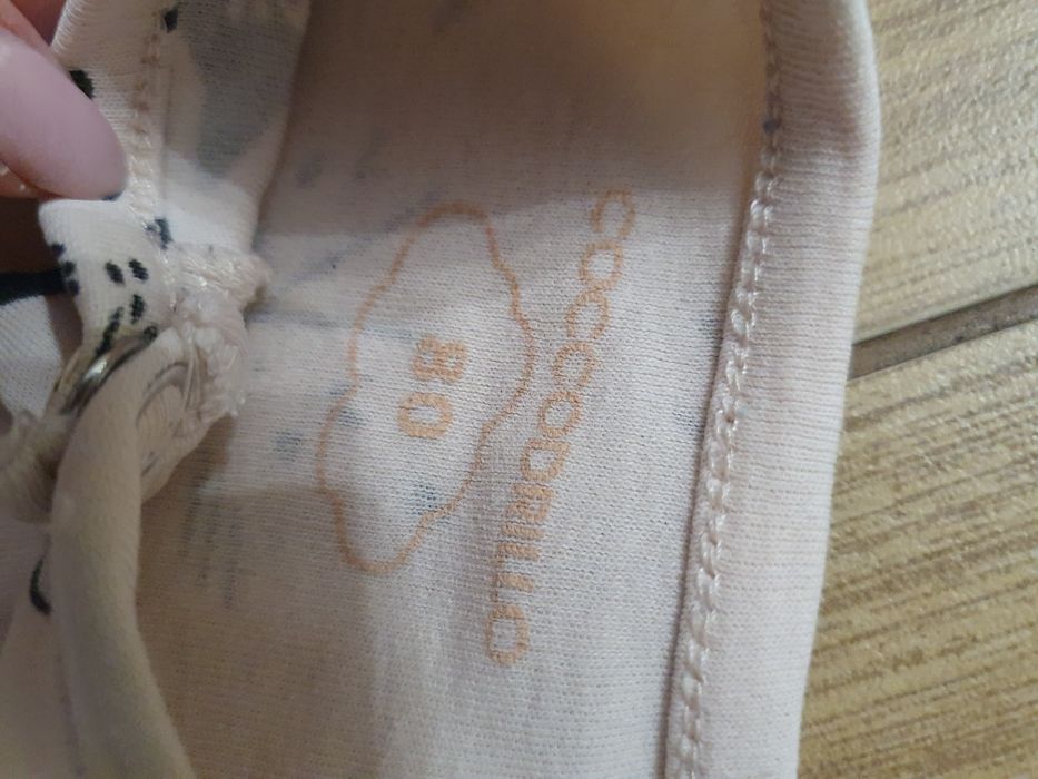 2 piżamki pajacyki roz. 80 + gratis