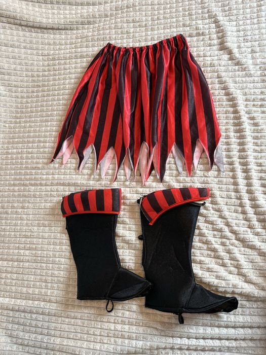 Strój piratki kostium pirata spódnica nakładki na buty 104-110
