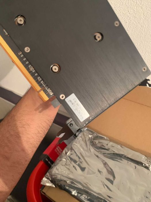 Placa Gráfica - RADEON RX7600 8GB PowerColor (Usada)