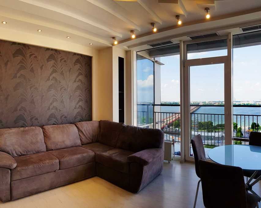 Премиум в Мост Сити, вид - река. Центр. Джакузи. 2к.  21 этаж. Балкон.