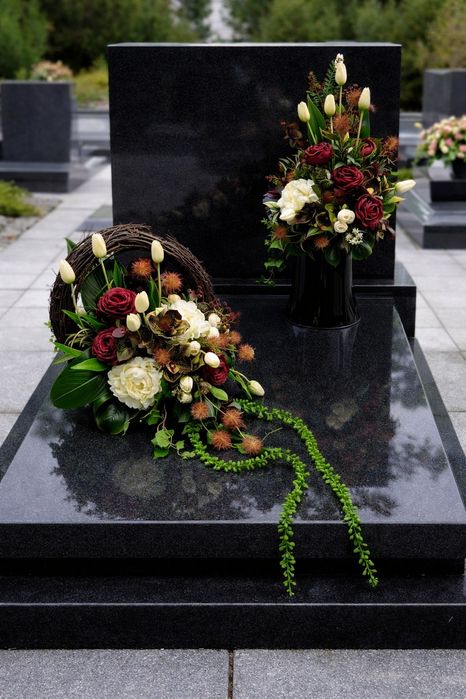 Komplet nagrobny na cmentarz bukiet kompozycja stroik