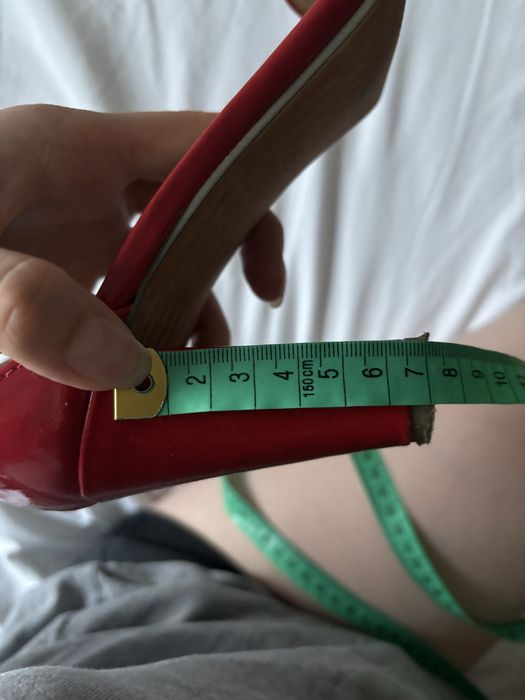 Sandały na obcasie klocku czerwone lakierki Marco Tozzi