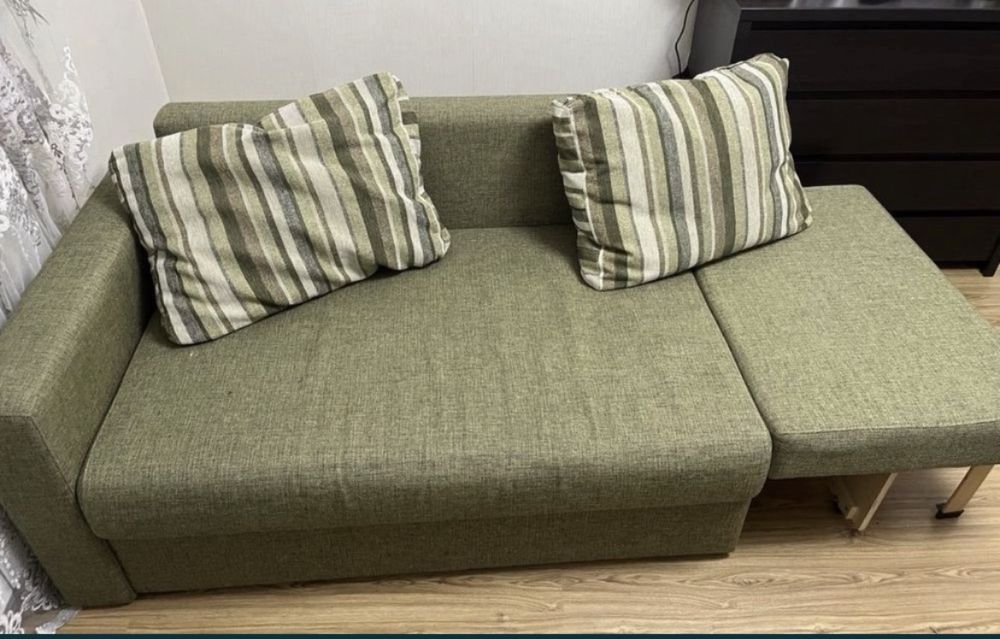 Продам диван дитячій (самовивоз)