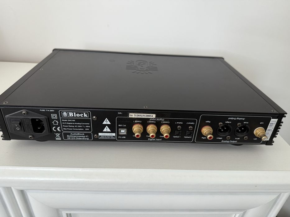 Wzmacniacz Xindak + przetwornik cyfrowo-analogowy Block Dac 100