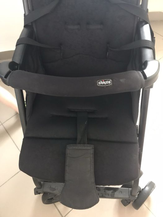 Продам прогулочную коляску Chicco