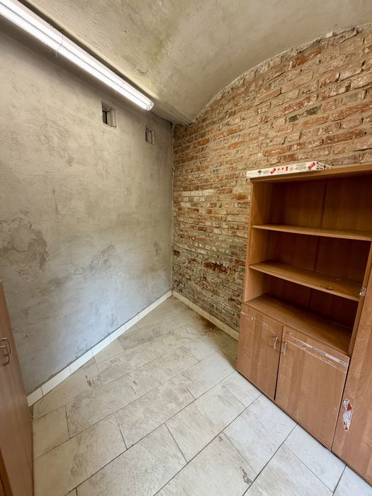 Komorka lokatorska lub pom. gospodarcze. Św. Wincentego. Nadodrze. - Widok 2