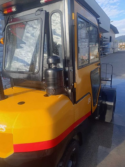 Empilhador 2.5 ton Mitsubishi triplex 4.50 cabine total