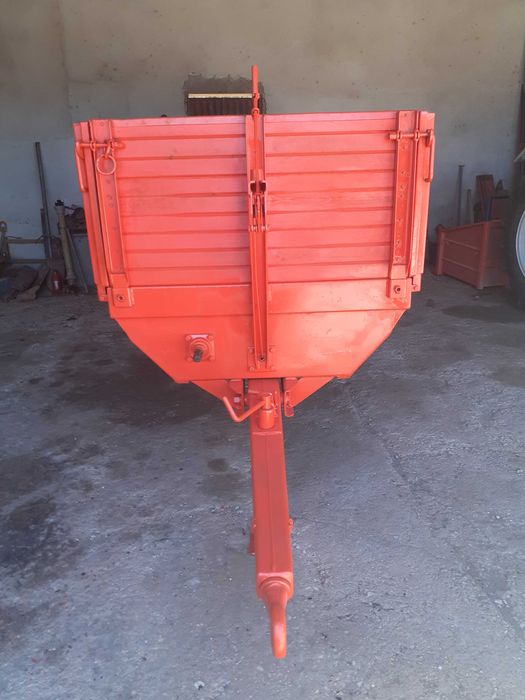 Reboque de espalhar estrume GALUCHO