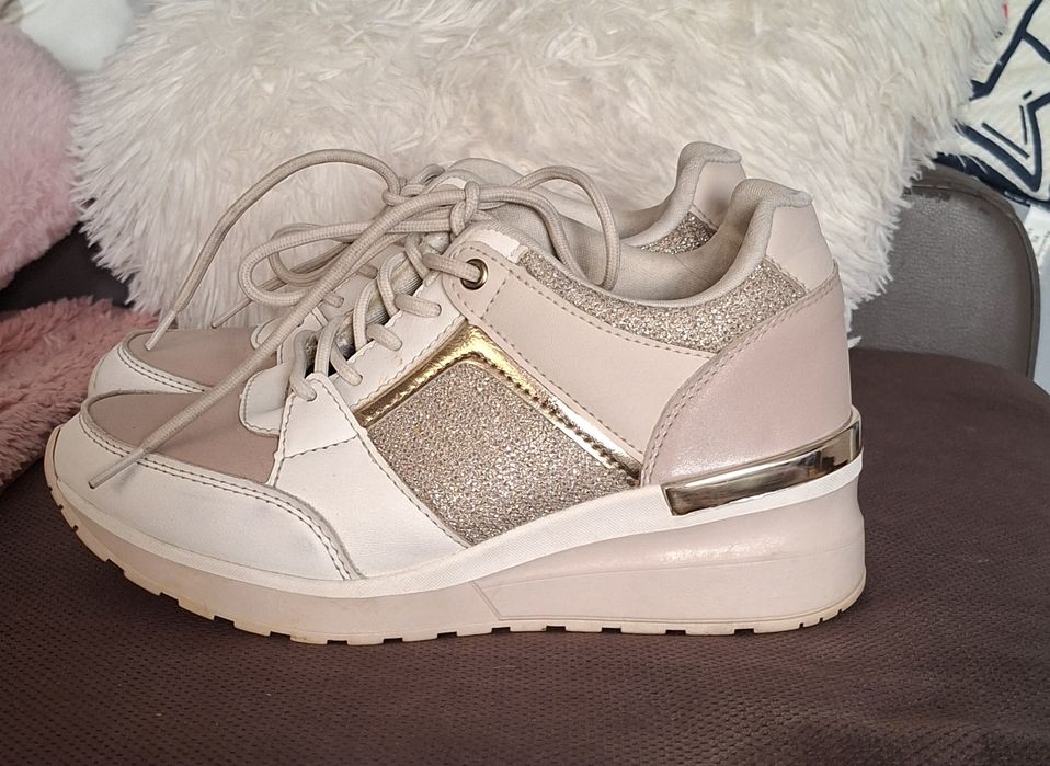 Sneakersy pudrowy róż