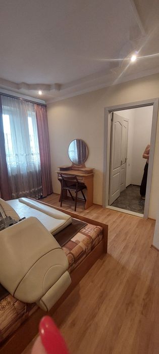 Продам 3-х эт дом в Новоселовке