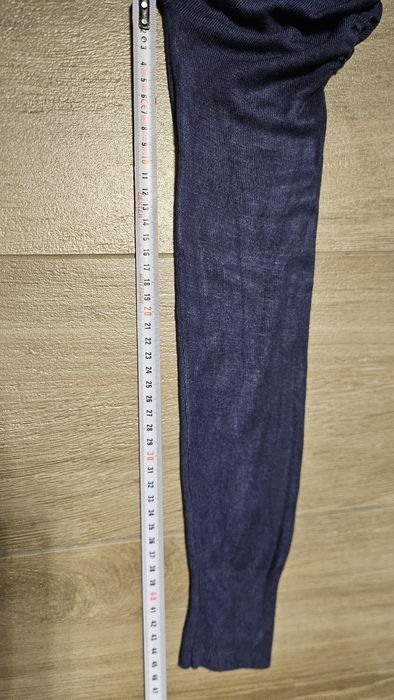 Cienki sweter z guzikami M