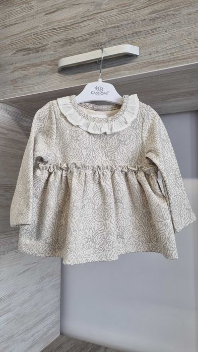 Святкова кремова сукня на дівчинку