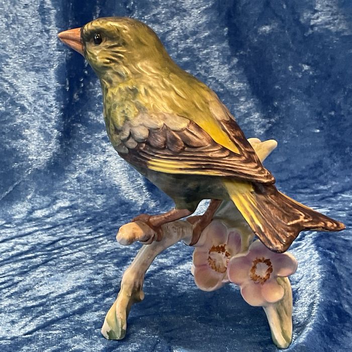 Ave grane em tronco porcelana pintura manual 16 cm