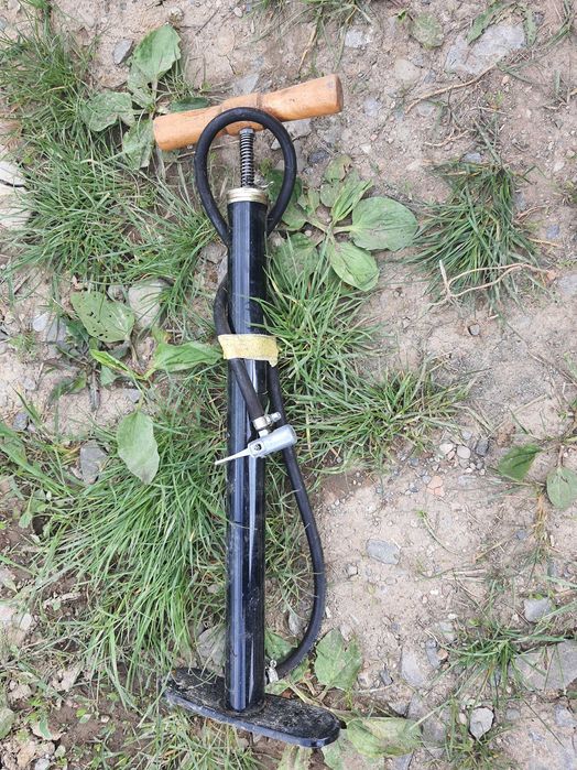 Насос ручний та компресор для авто