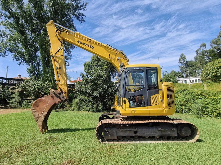 Escavadora Komatsu PC 138US