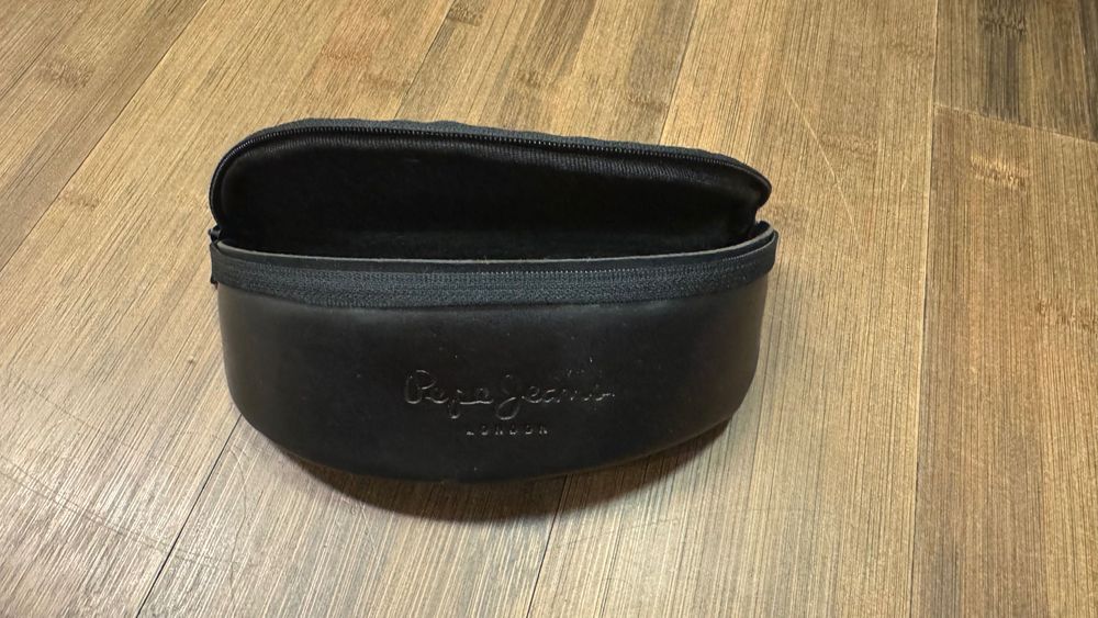 Miękkie etui na okulary Pepe Jeans London
