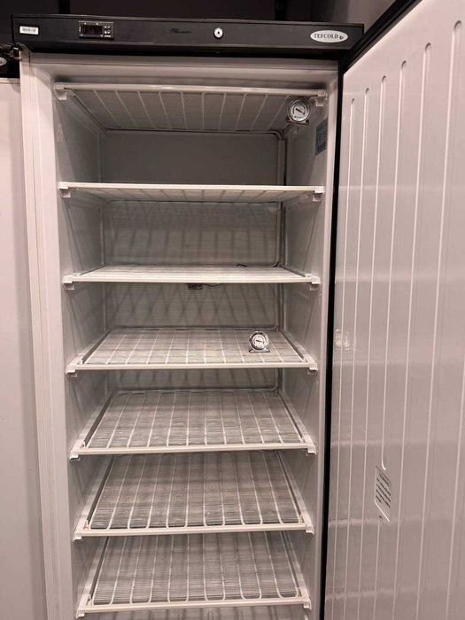 Szafa mroźnicza / zamrażalka 555l