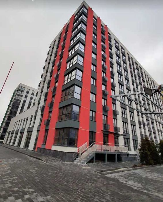 Продам 3к квартиру  ЖК Барвы Новострой