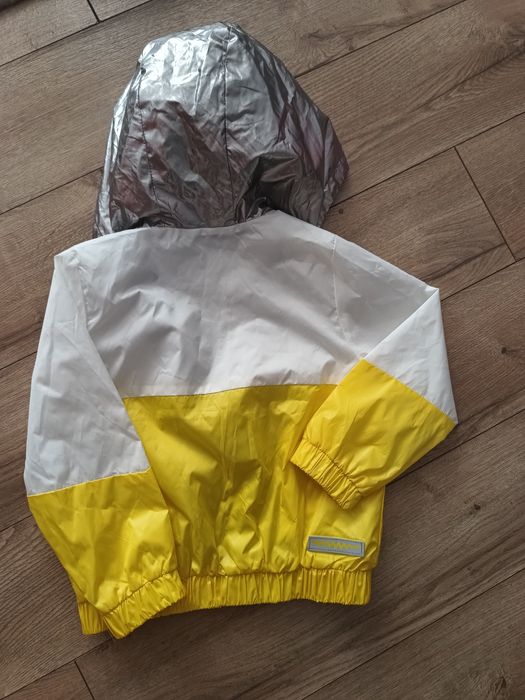 Kurtka wiatrówka dziewczęca Coccodrillo rozmiar 110