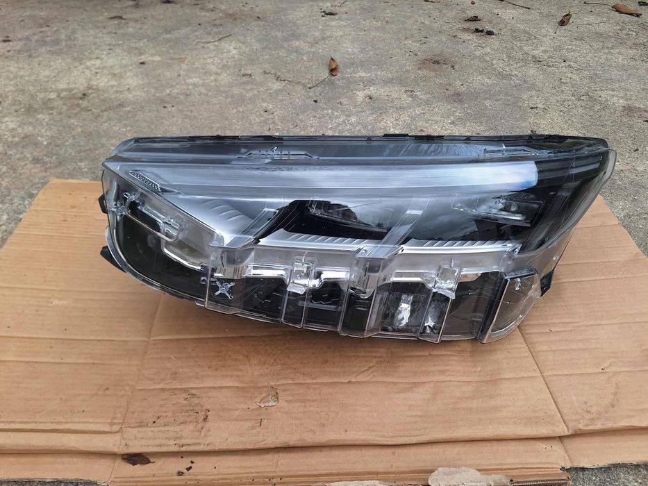 Фара Ford Mustang Mash-e