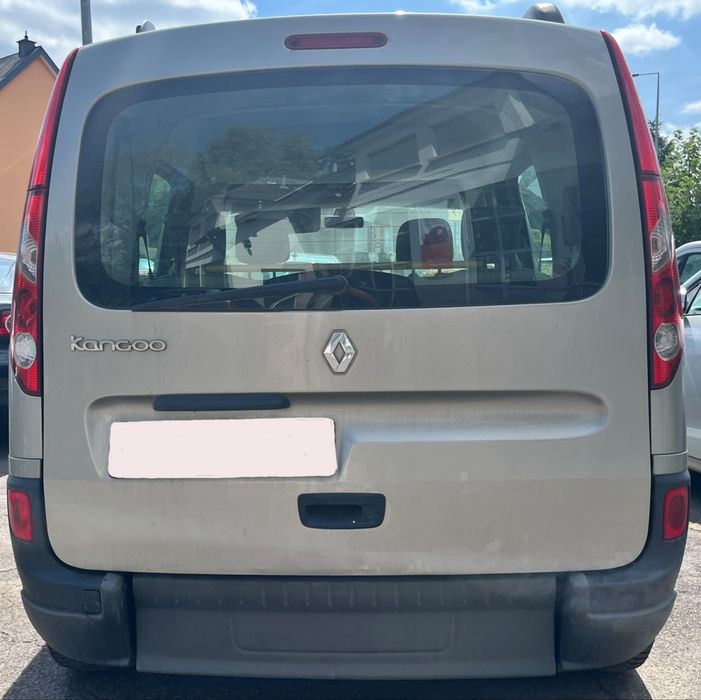 Reunult Kangoo adaptada a carrinha de rodas