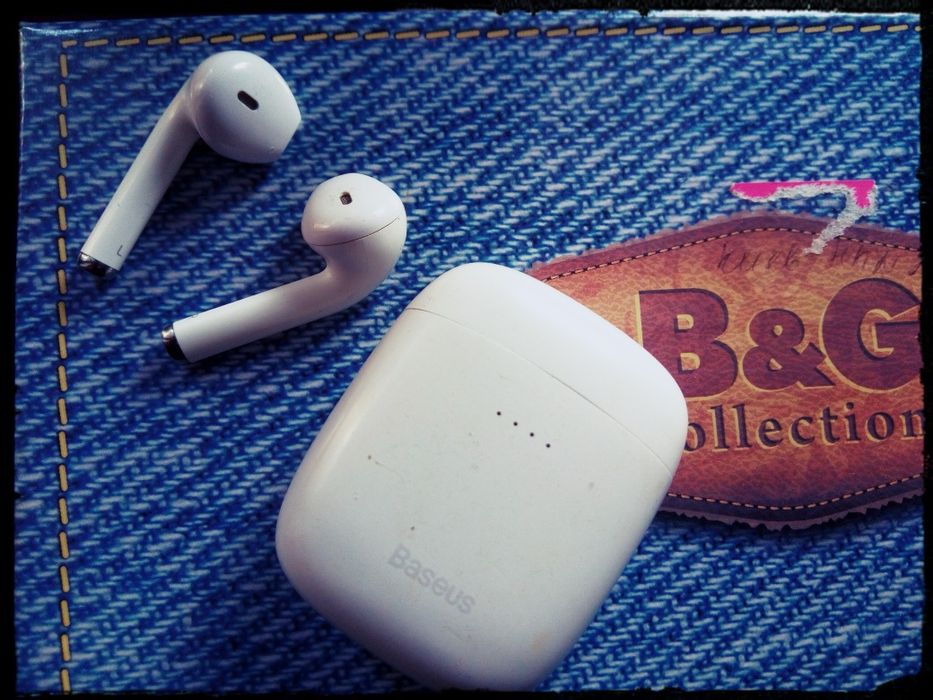 Продам безпровідні навушники